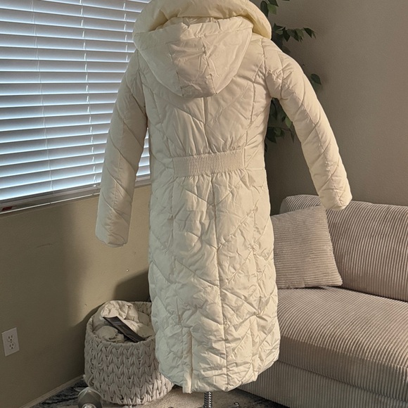 Steve Madden Off-White Long Puffer Coat - Picture 3 of 10